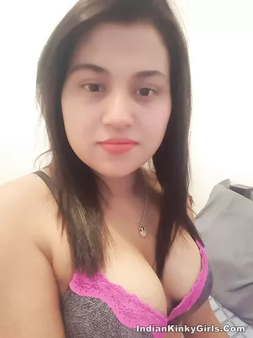 Hot babe in inners showing her perfect figure