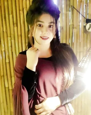 Indian girl revealing nude figure for boyfriend