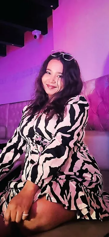 Internet sensation Indian girl nude amateur photos