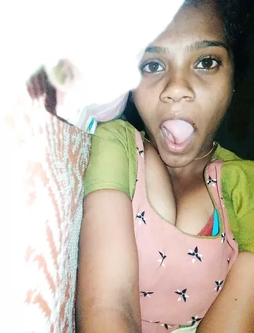 Tamil village girlfriend nudity exposing pics