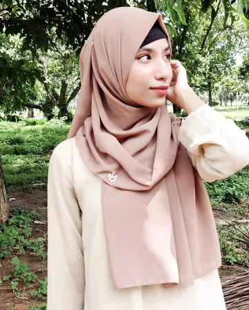 Bangladeshi hijab college girl virgin pussy