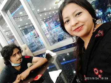 Cuckold hubby sharing wife and threesome pics