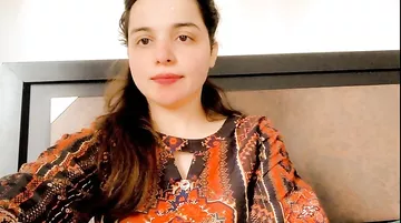 Pakistani girl fingering pussy and showing asshole