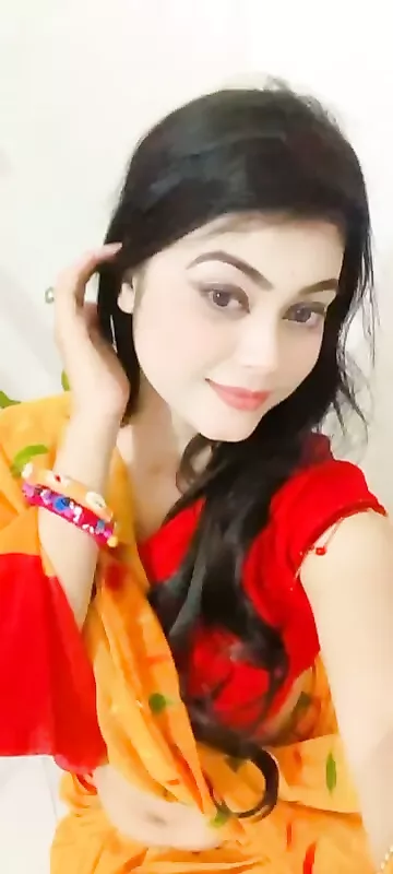 Shaved pussy sexy girl fingering and boobs show