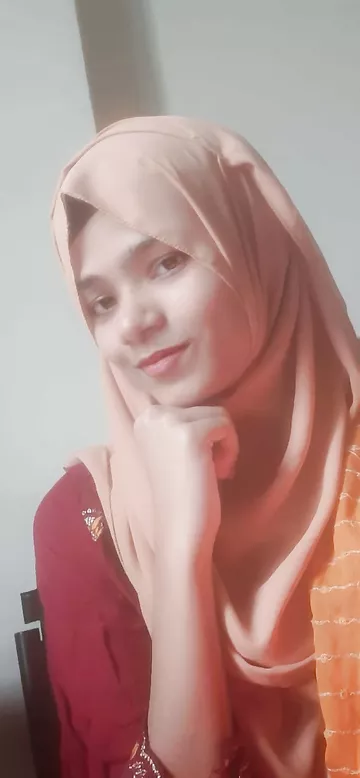 Slim hijab girl nude small boobs and hairy pussy