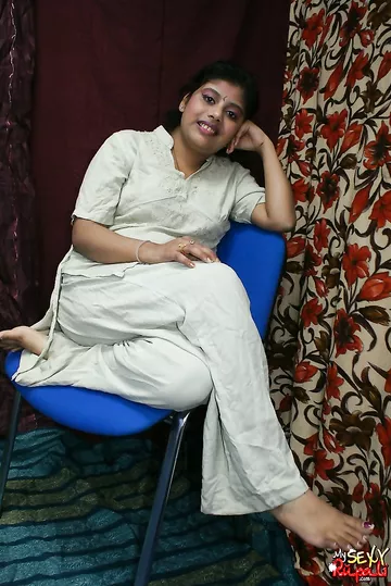Indian Babe Rupali Sexy Pajama