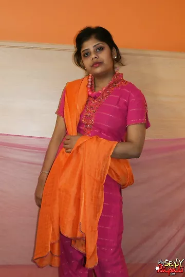 Rupali Nude Indian Rajhastani Babe
