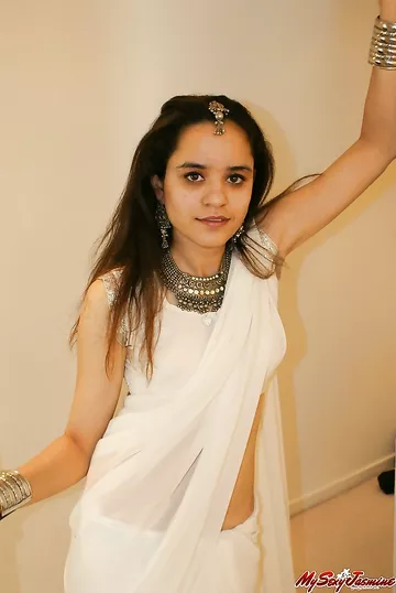 Jasmine Teasing Her Boyfriend Nude