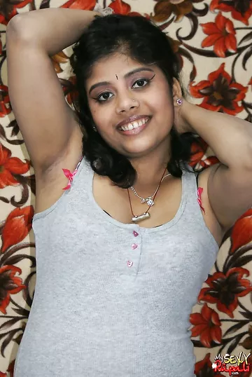 Gujarati Busty Amateur Babe Rupali Nude