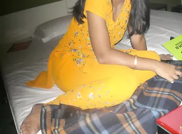 Horny Indian Babe Sangita Boob Show