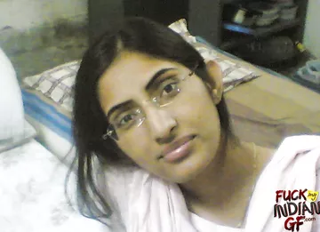 Hot Indian Babe Farida Nude Selfies