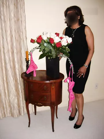 Sexy Indian Aunty Kaushalya Nude In Lounge