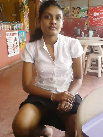 Sexy Indian Girl Lakshmi Nude Selfies