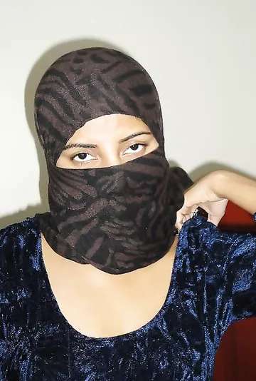 Indian Girl Madiha Showing Her Boobs