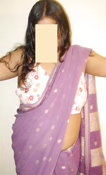 Indian Babe Romance Dancing Posing Nude