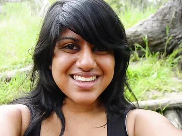 UK Indian Girl Parineeta Posing Nude Garden