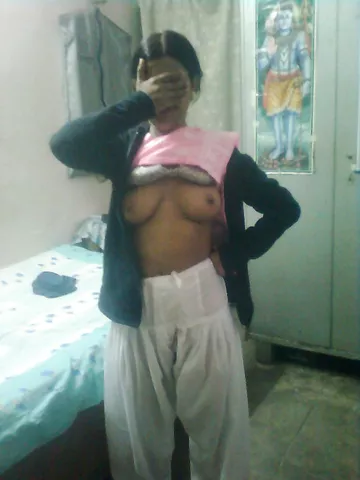 Indian Young Girl Exposed Nude By Boyfriend