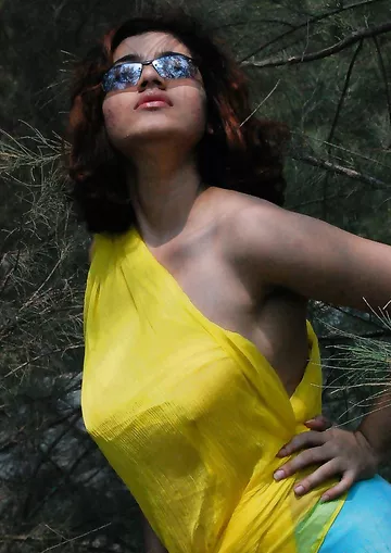 Indian Girl Saira Nude Enjoying On Beach