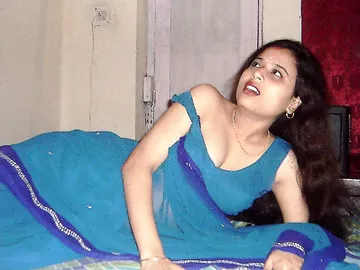 Desperate Indian Bhabhi Shraddha Saree Stripped Nude