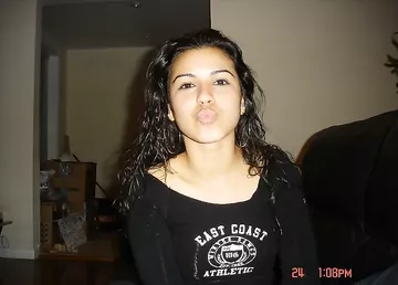 Indian Sexy GF Showing Lovely Pair of Tits