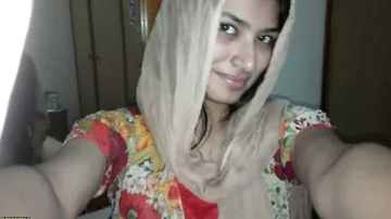 Pakistani Sexy Hasina Nude Showing Tits