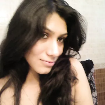 Horny Indian Girl Fingering Her Pussy