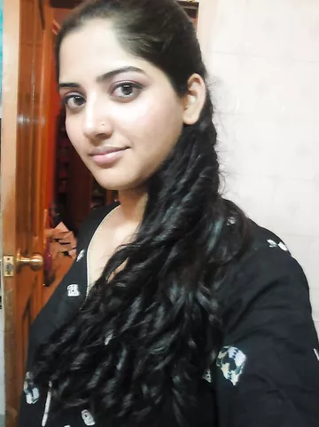 Hot Indian Babe Saraswati Does A Mean tease in toilet