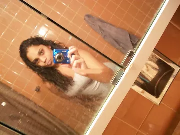 Indian GF Taking Her Nude Picture