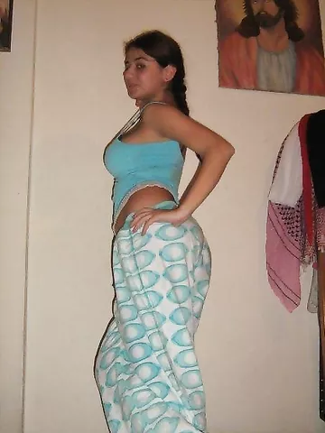 Indian School Girl Hot Kissing Pics