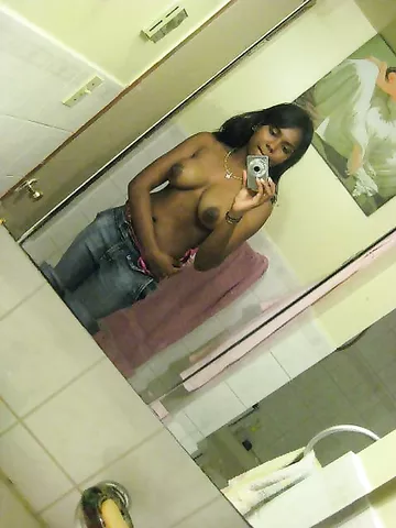 Hot indian catching her private moments