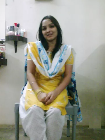 Indian college girl exposed by her boyfriend