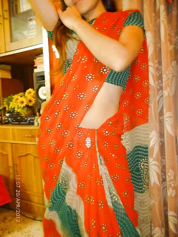 Indian Wife In Saree Stripping Naked Showing Her Natural Tits