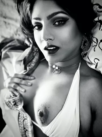 Red Pill Or Blue Pill? Choose Your Indian Adventure!