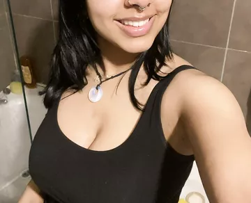 Indian Amateur Wife Showing Body For Men Inspecting