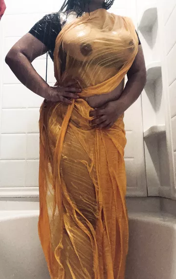 Desi Amateur Getting Wet Like Tip Tip Barsa Paani Song