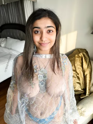 Desi Girlfriend Flashing Tits Grabbing Your Attention