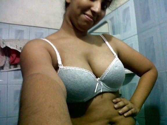 Indian big tits pics of this hottie college girl look so hot