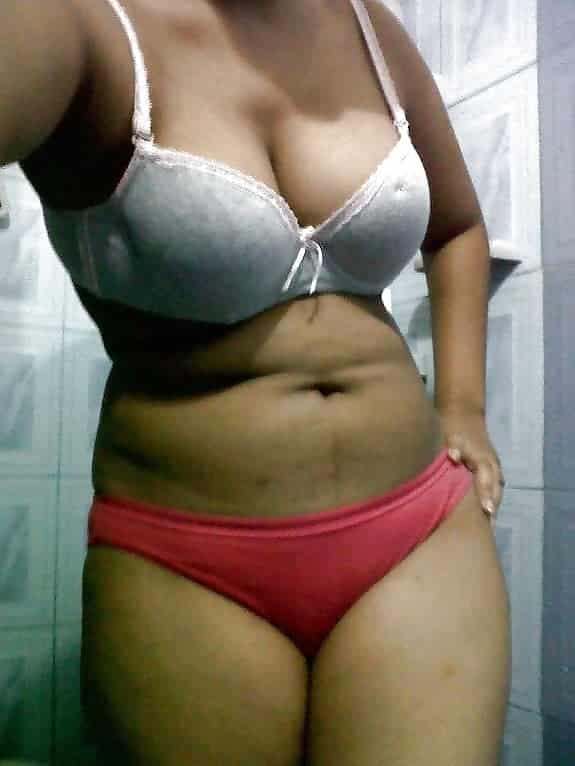 Indian big tits pics of this hottie college girl look so hot