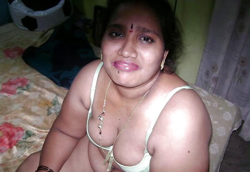 Sexy Kerala Aunty nude show on cam for her neighbor