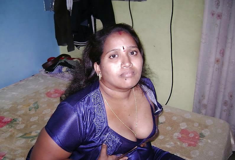Sexy Kerala Aunty nude show on cam for her neighbor