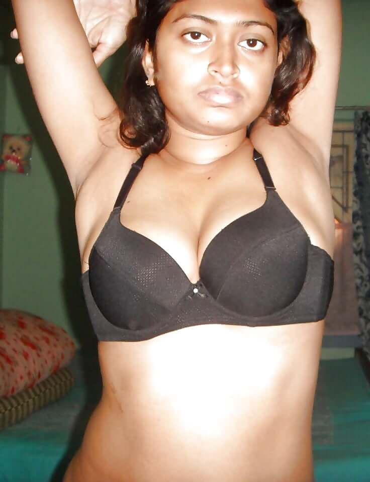 Desi bhabi nude photos waiting for your cum tribute