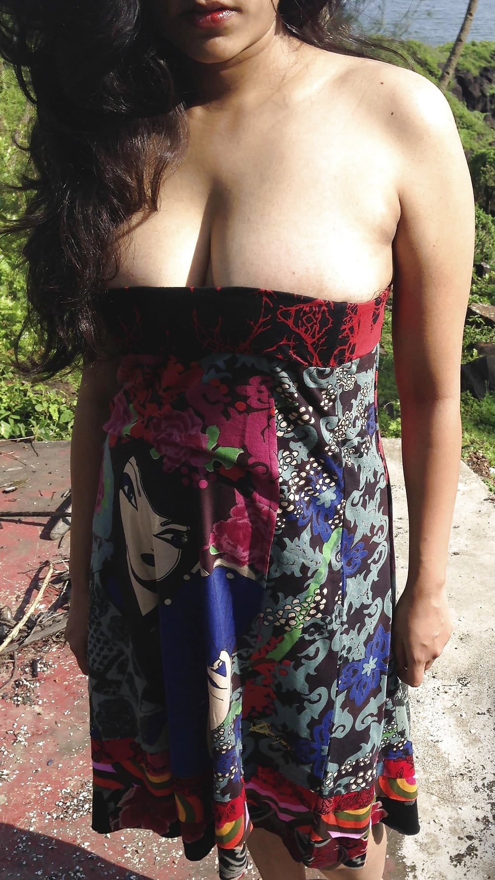 Big tits Indian wife Shilpa boobs show outdoor