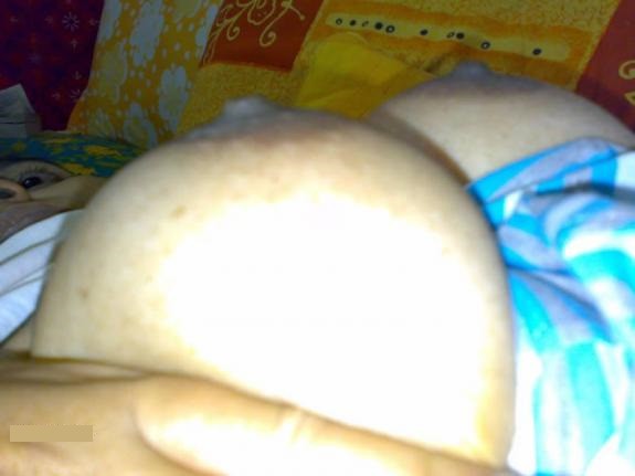 Sex pictures of desi bhabhi's showing off and seducing with their big boobs