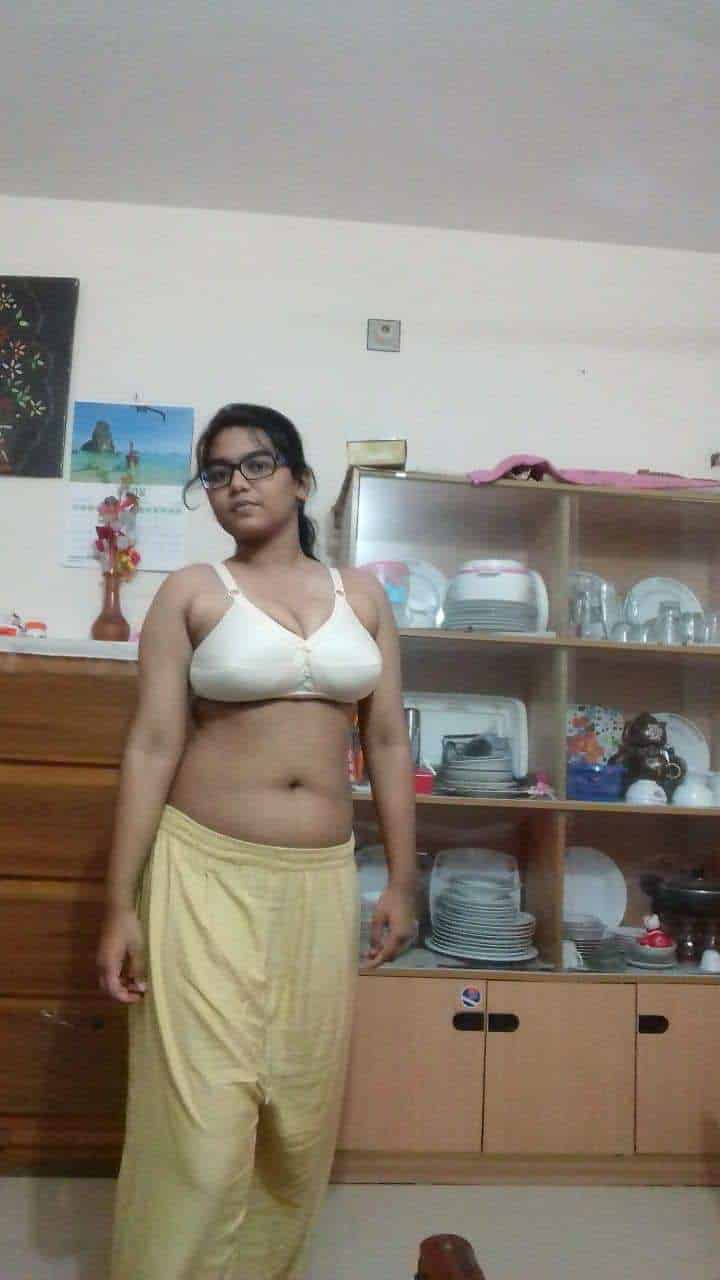 Bangladeshi girl nude photos taken for her lover exposed