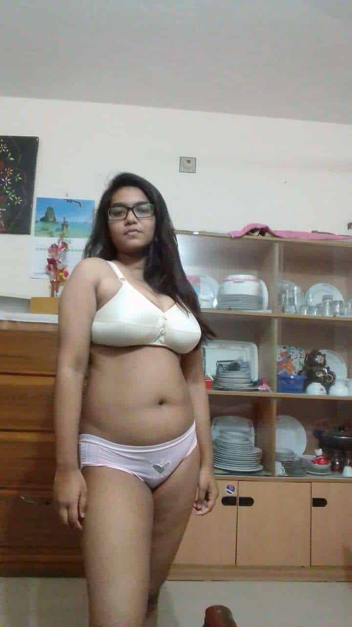 Bangladeshi girl nude photos taken for her lover exposed