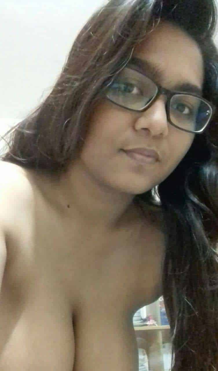 Bangladeshi girl nude photos taken for her lover exposed