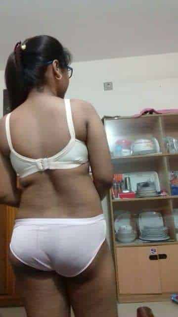 Bangladeshi girl nude photos taken for her lover exposed