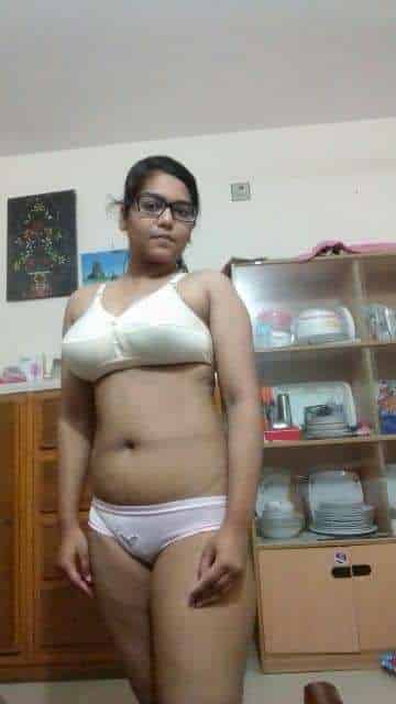 Bangladeshi girl nude photos taken for her lover exposed