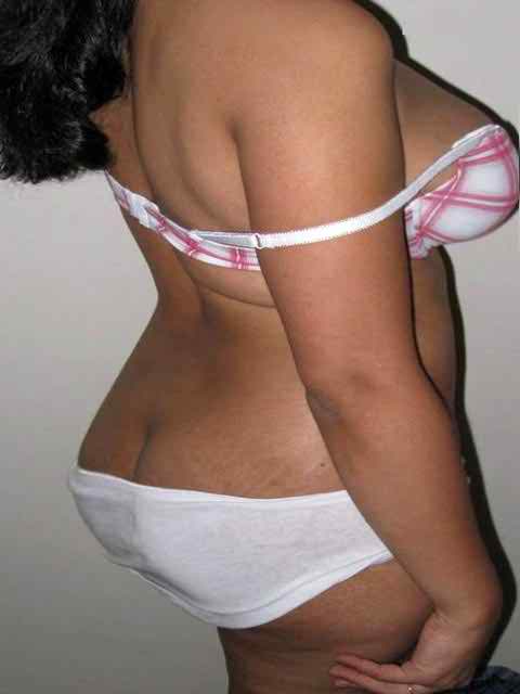 Big boob amateur Mahi strips down