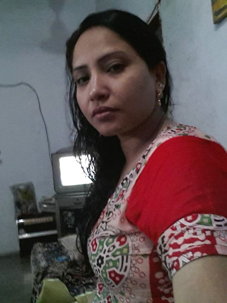 Desi Dehati wife with huge tits and fat pussy on display